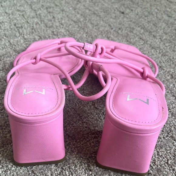 Marc Fisher Chiara Knotted Strap Sandals in Medium Pink- US 6.5 - Picture 5 of 10